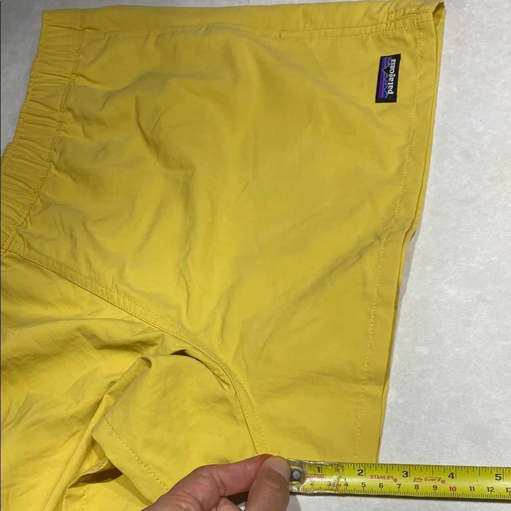 New Patagonia Barely Baggies Shorts Size L Color:Surfboard Yellow with tags⭐️⭐️ - Picture 6 of 17